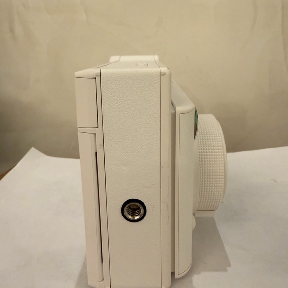 White Camera - Picture 4 of 5